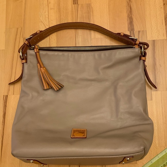 Dooney & Bourke taupe vacheta leather shoulder bag 15X15X6 inches - Picture 10 of 14